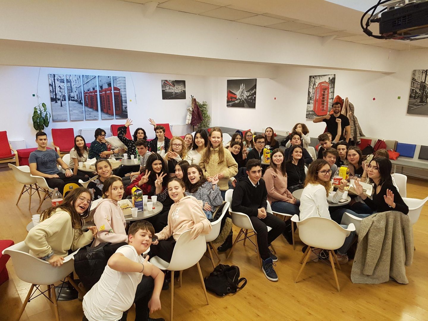 Pregătire completă la English Kids Academy – engleză pentru comunicare, gândire și viitor, nu doar pentru examene