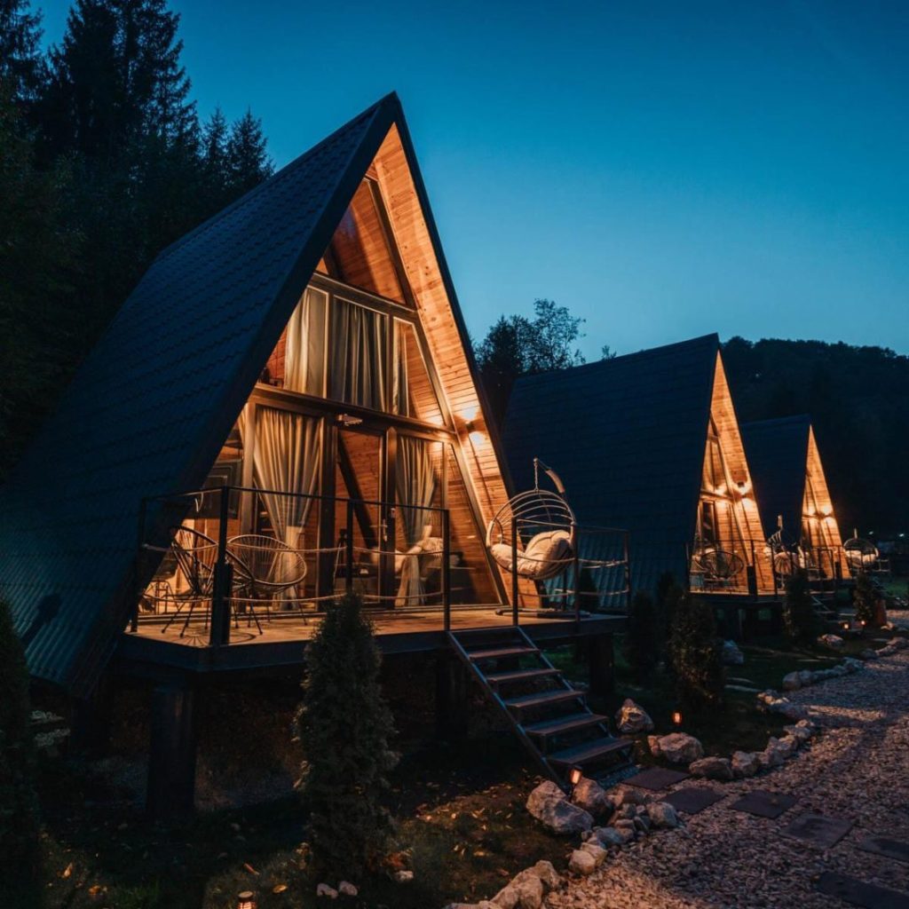 EkoGroup și Câmpulung Chalet: cum arată viitorul corporate retreats în România